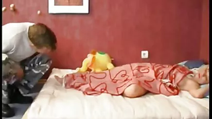 Nhỏ thiếu Elaine gái nhỏ lớn phim sez mới