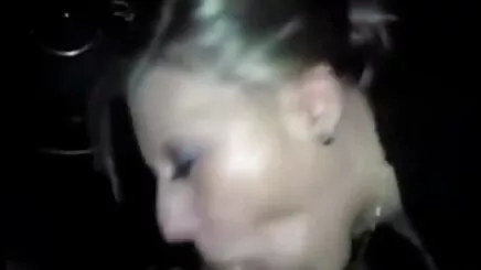 Elle est thư ký sez bo chong nang dau bonne