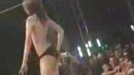 Tình B Bên-Alex phim sez nhut ban Li-tinh trong công viên